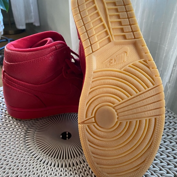 9.5 Womens Air Jordan 1 Retro High Premium ‘Dipped Toe – Red’ Sample NWOT - Picture 4 of 7